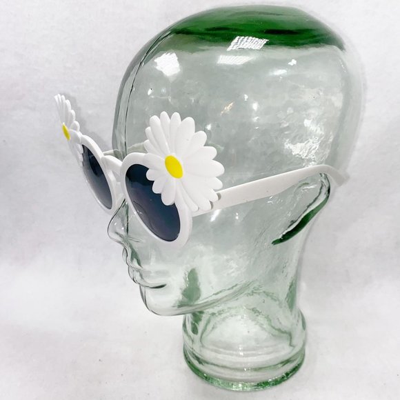 Daisy Daisy White & Yellow Selfie Glasses - Picture 6 of 11